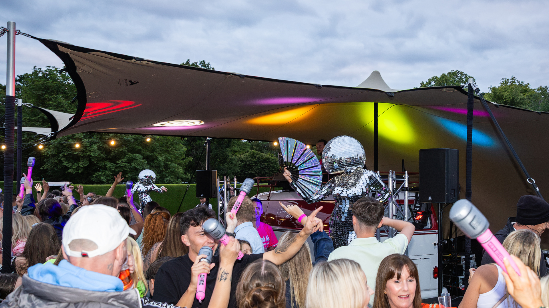 The 90's Friday Night at the Races